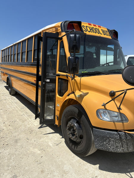 2014 FREIGHTLINER Thomas 72 Passenger Bus