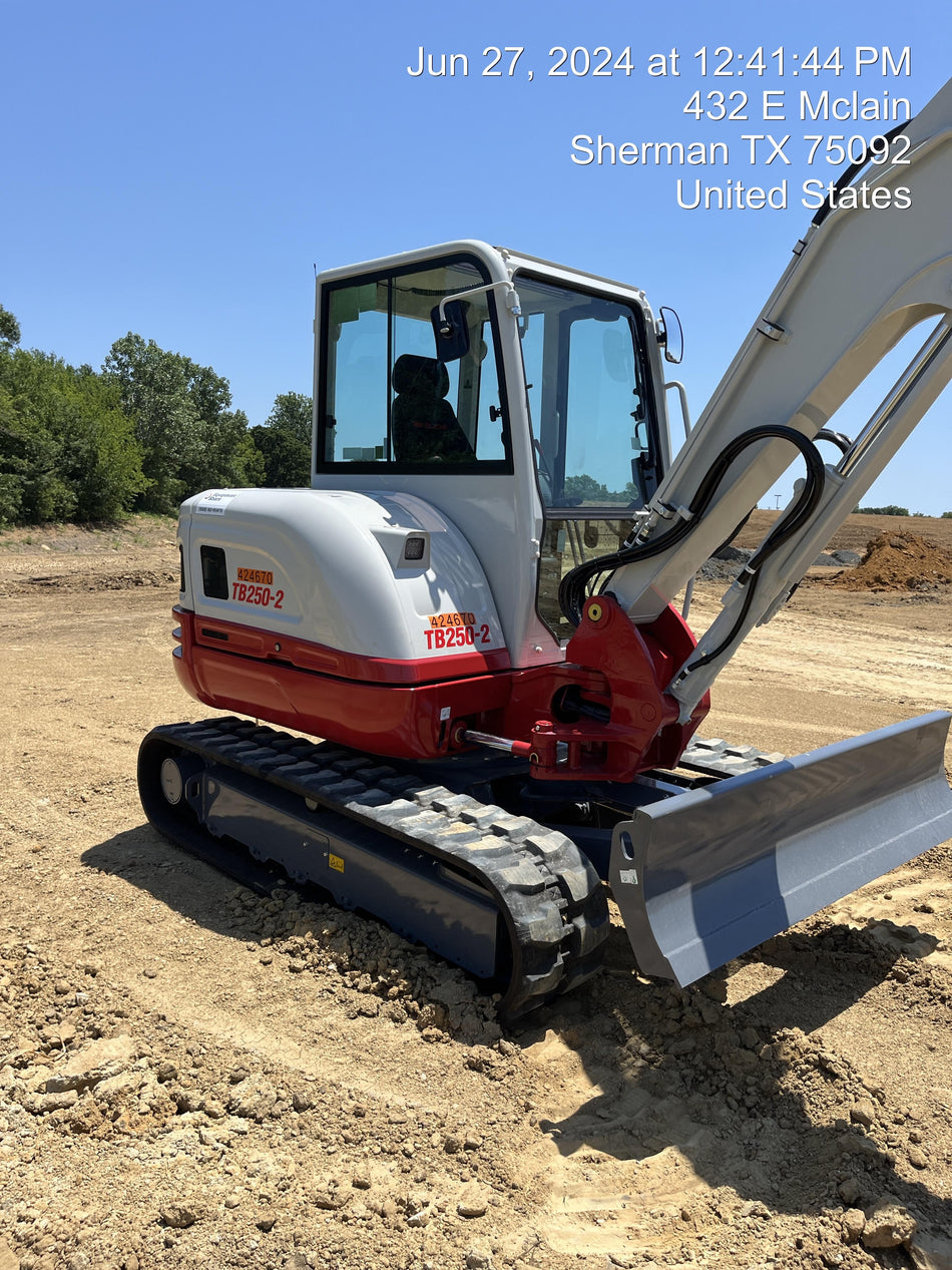 2024 TAKEUCHI TB250-2CR