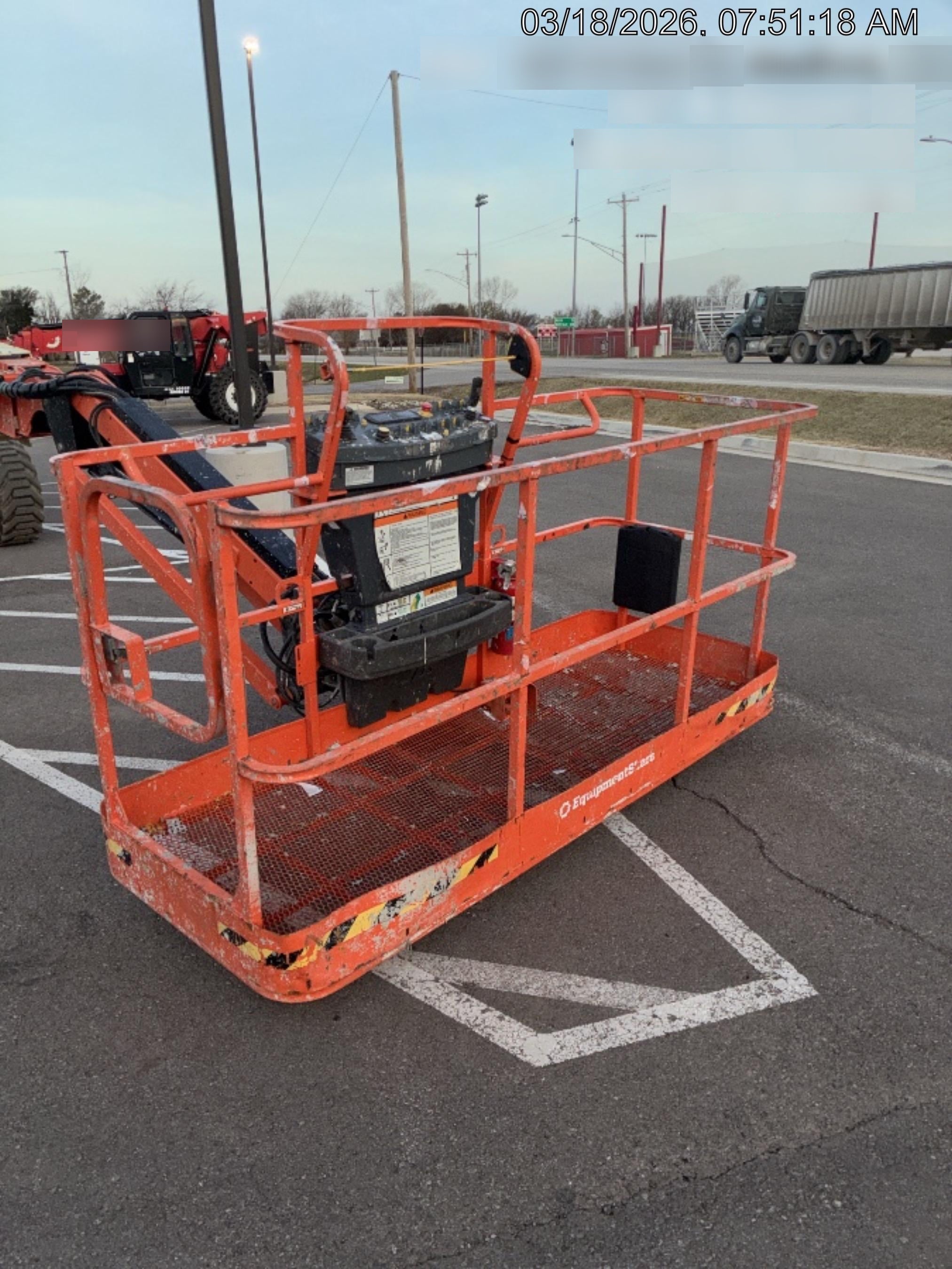 2023 JLG 660SJ