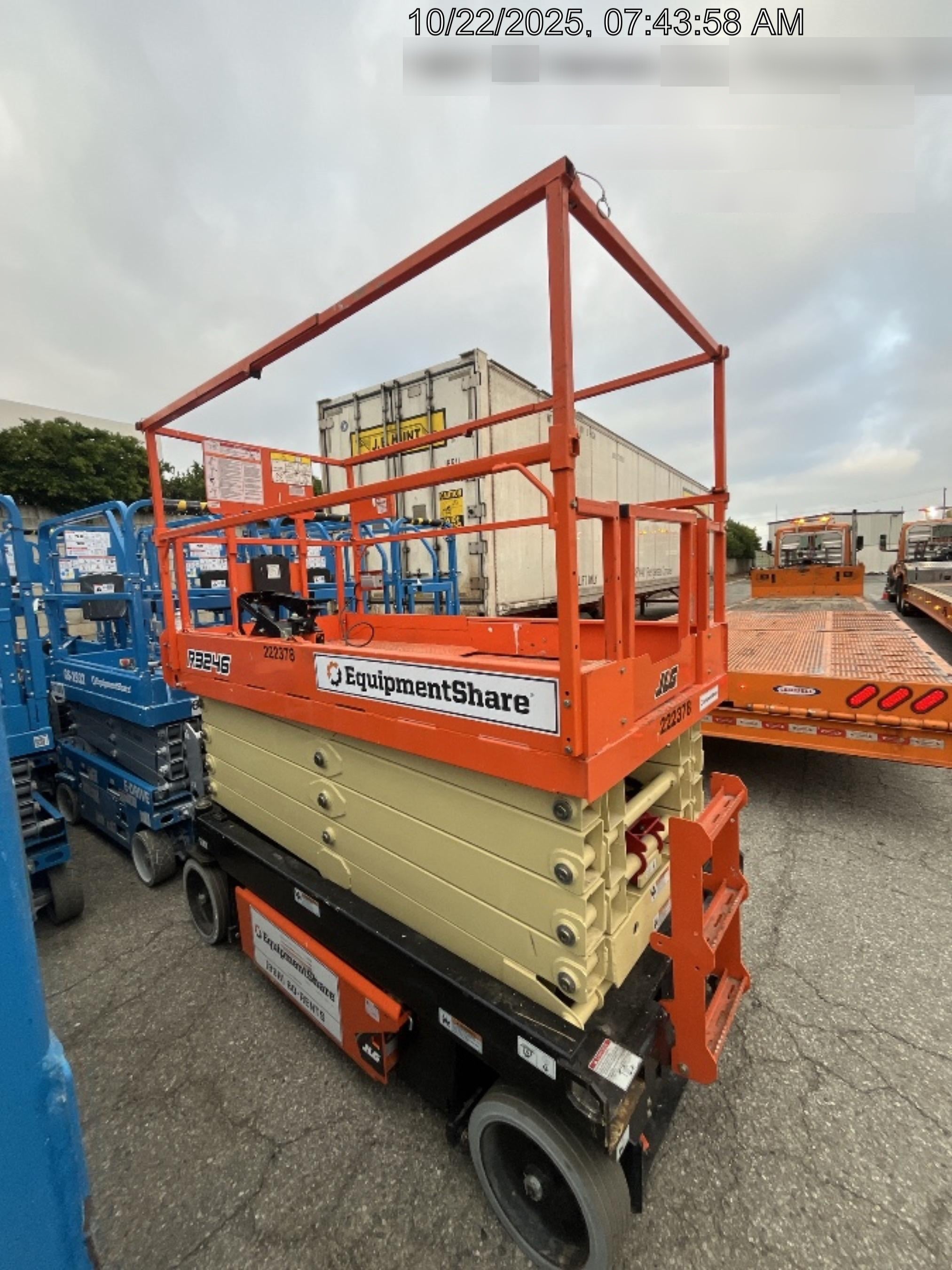 2022 JLG R3246