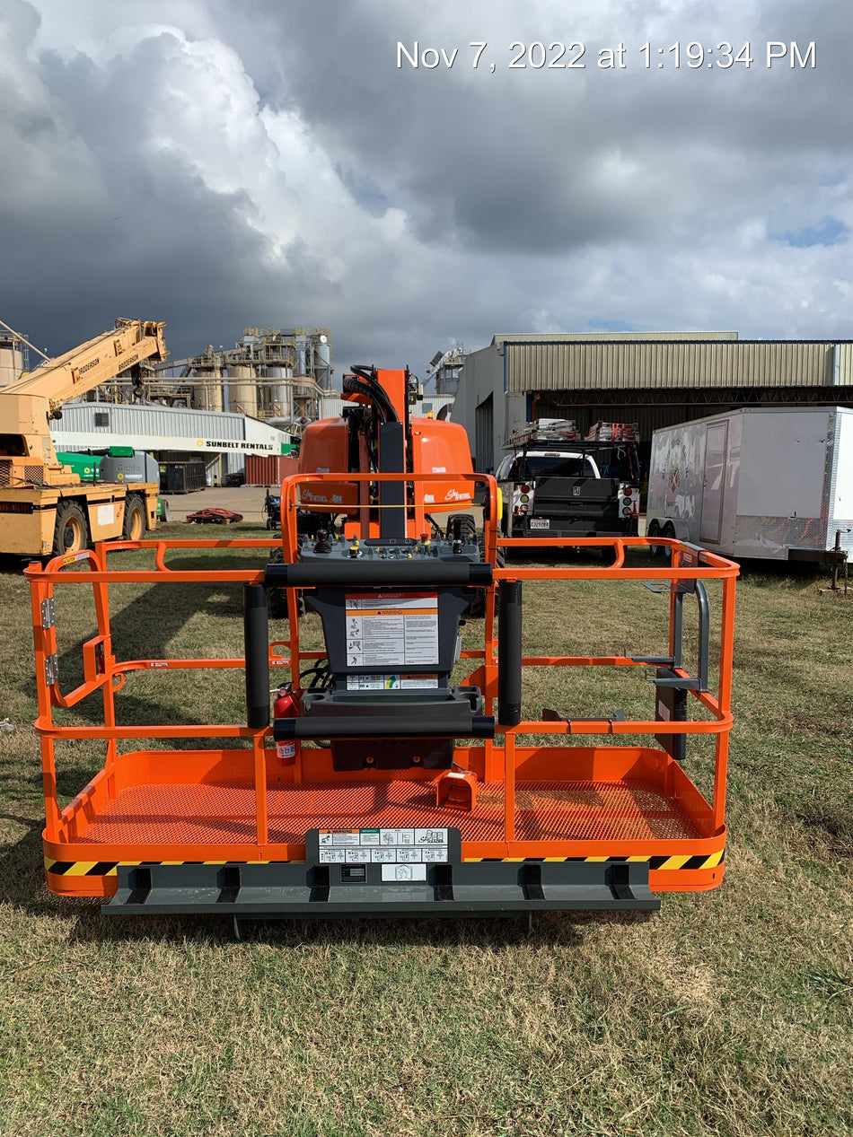 2022 JLG 660SJ