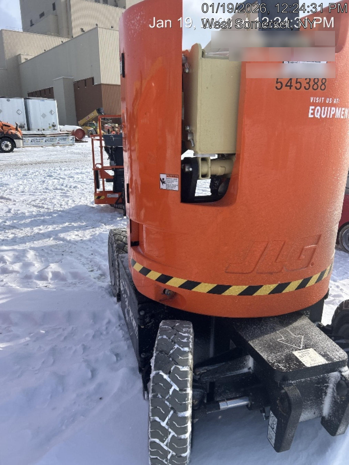 2025 JLG E300AJP