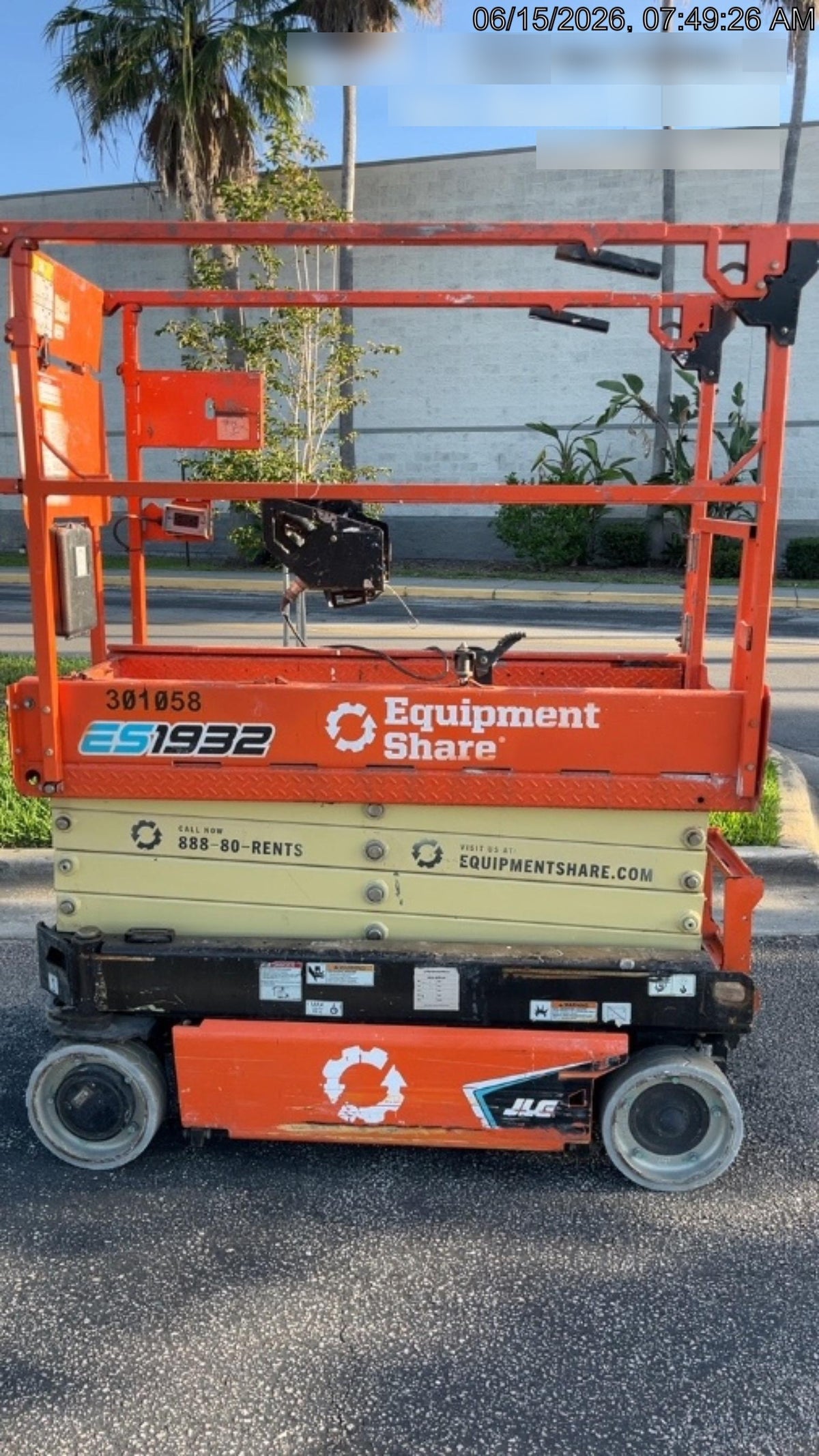 2023 JLG ES1932