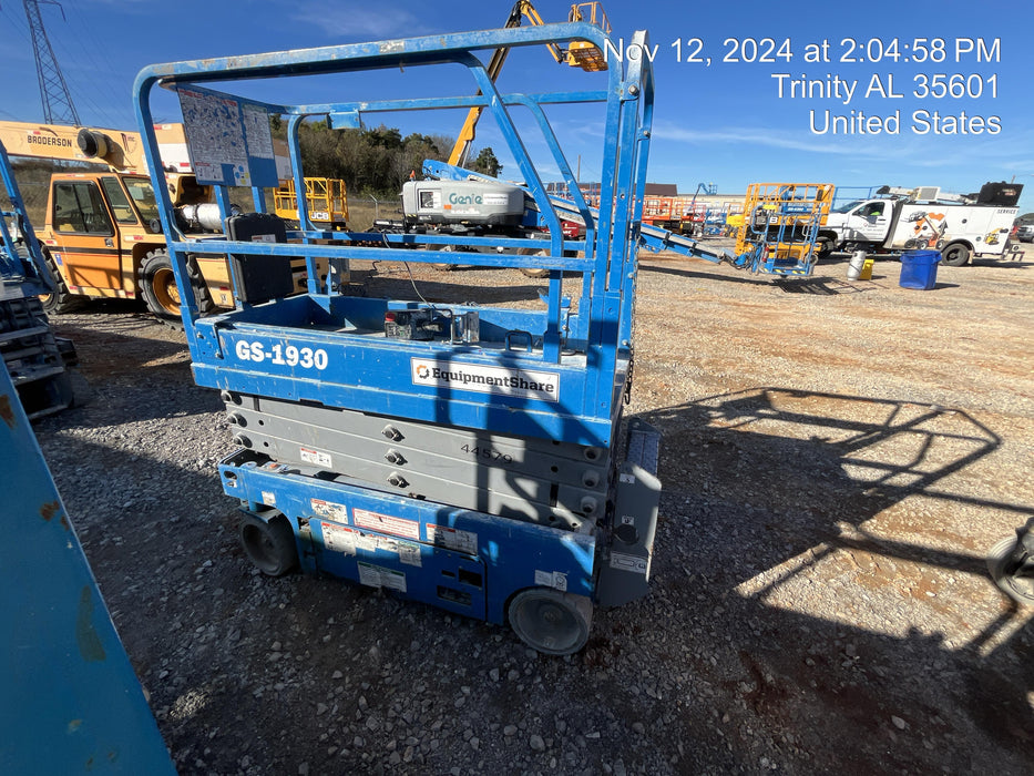 2019 Genie GS-1930 Fixed rails with chain Entry