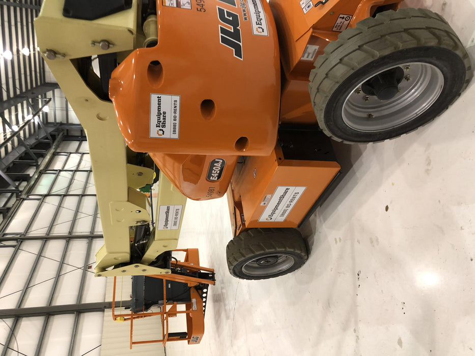2019 JLG E450AJ