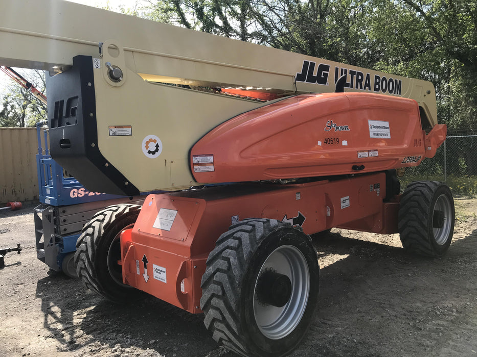 2019 JLG 1250AJP