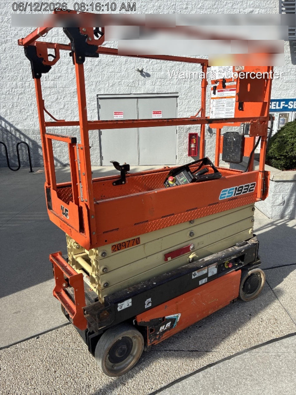 2022 JLG ES1932