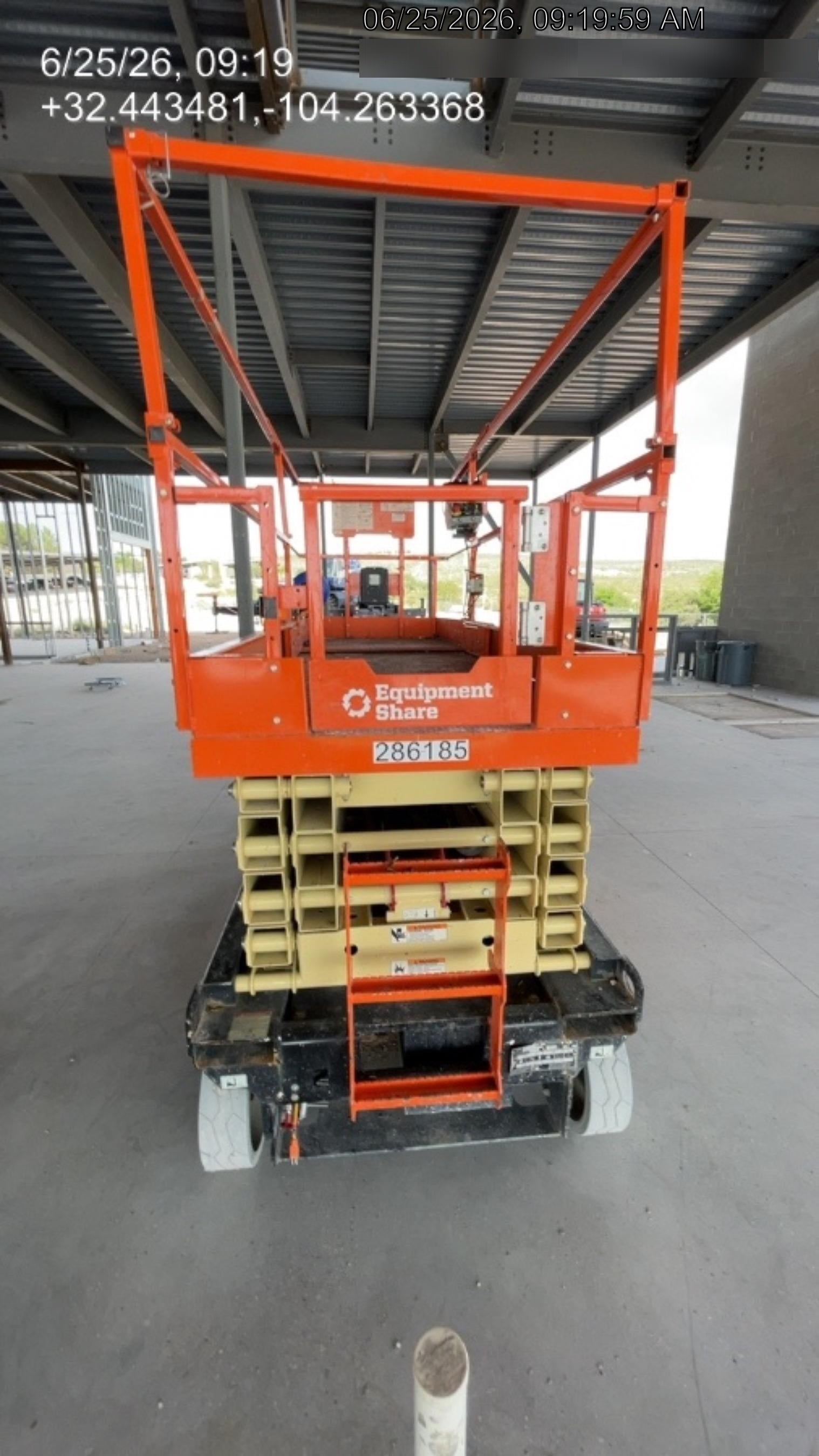 2022 JLG ES3246