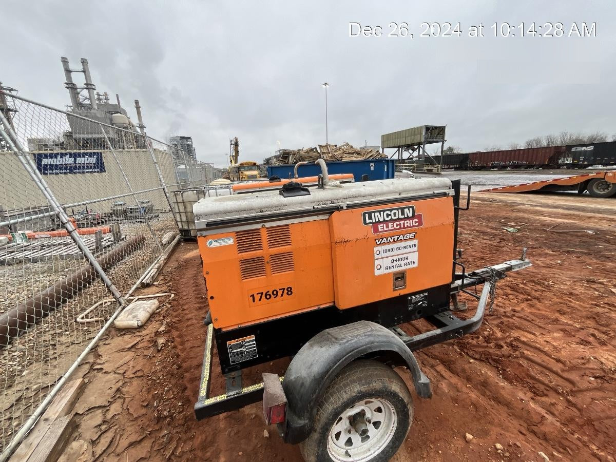 2021 Lincoln Electric Vantage 322 Vantage 322 Ready Pak 3 w/ Decals, ORANGE (includes trailer, cable rack, fender light kit) NO Telematics