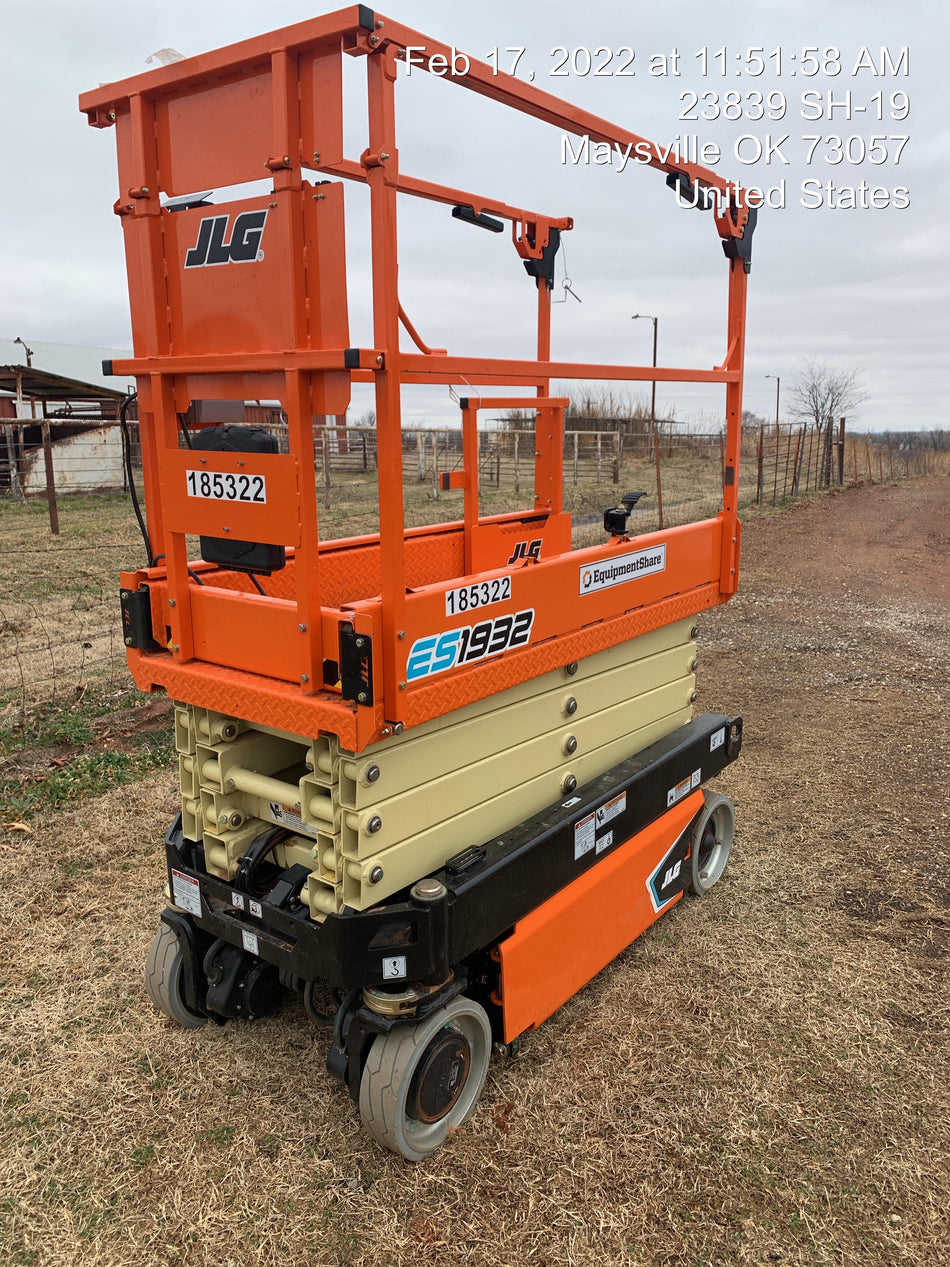 2021 JLG ES1932