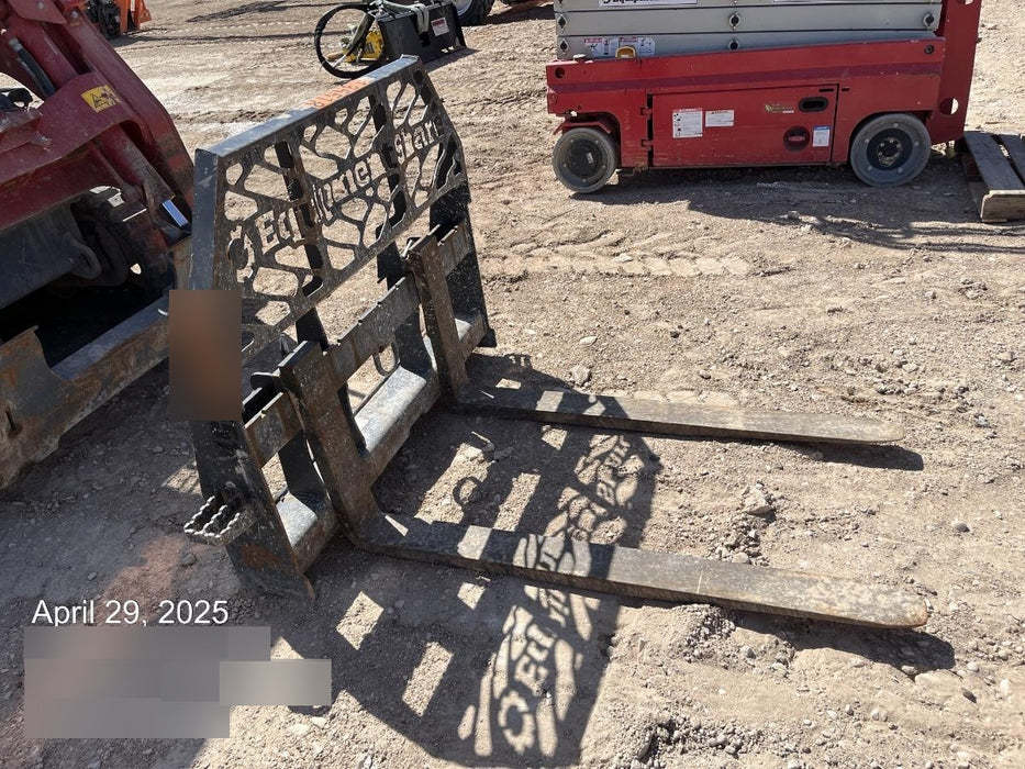 2021 PALADIN 48" Pallet Forks - Paladin