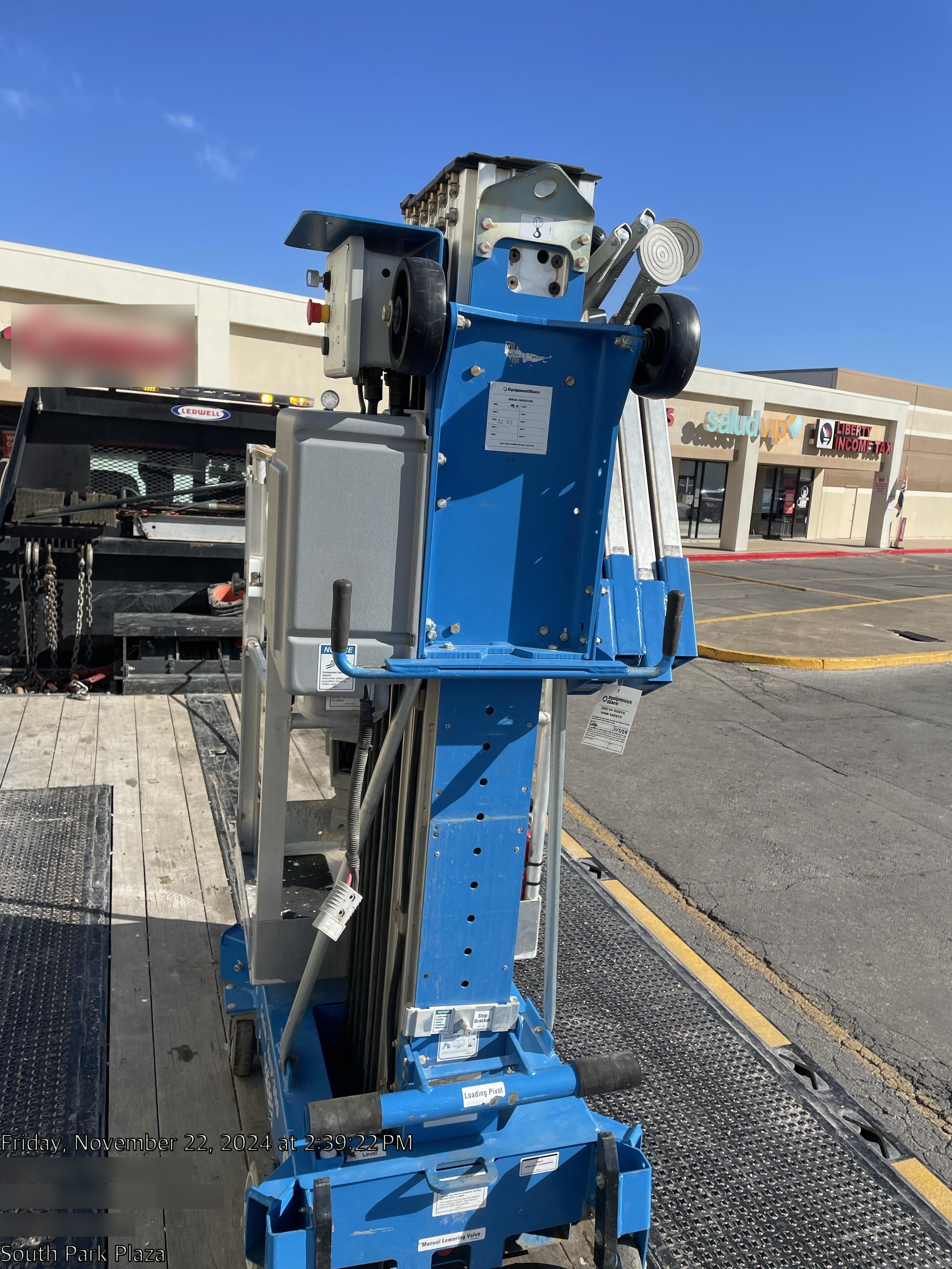 2019 GENIE AWP-30S