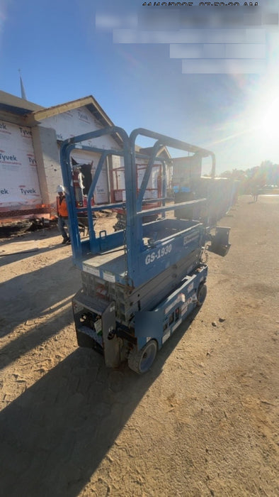 2019 Genie GS-1930 Fixed rails with chain Entry