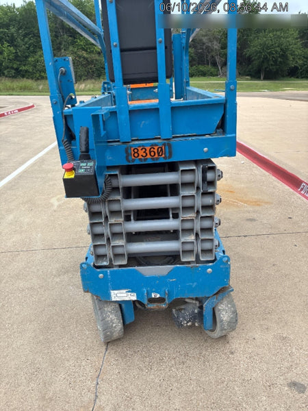 2018 Genie GS-3232 Genie GS3232 Lift w/Folding Rails and Swing Gate