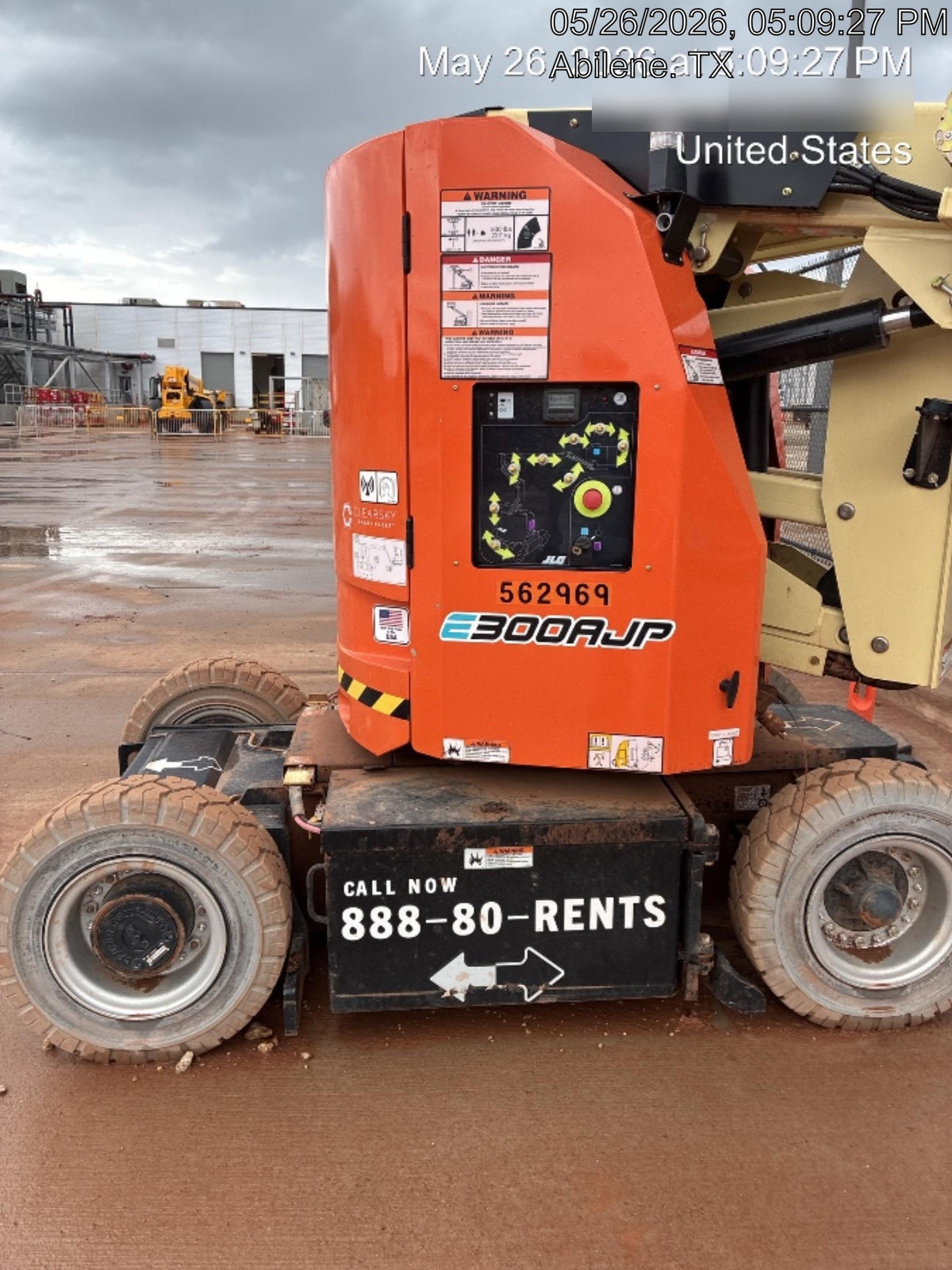 2025 JLG E300AJP