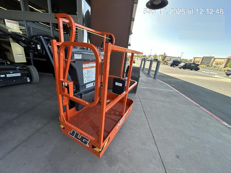 2025 JLG E300AJP