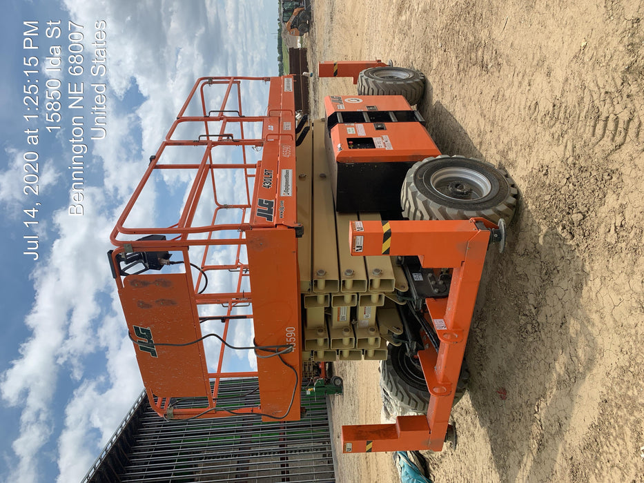 2019 JLG 430LRT