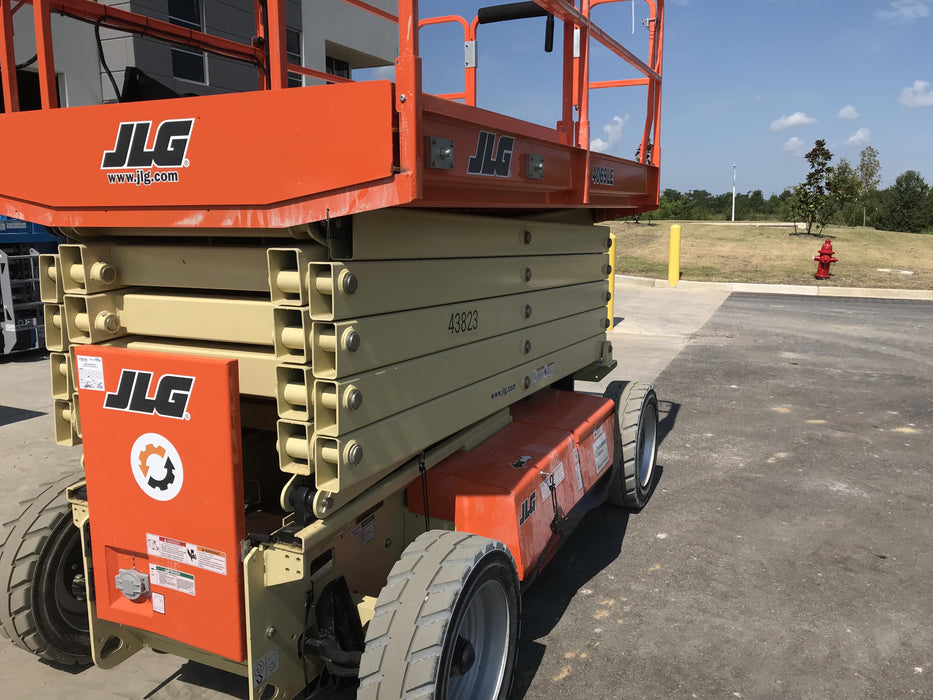 2019 JLG 4069LE Solid Non Marking Tires, Rotating Beacon