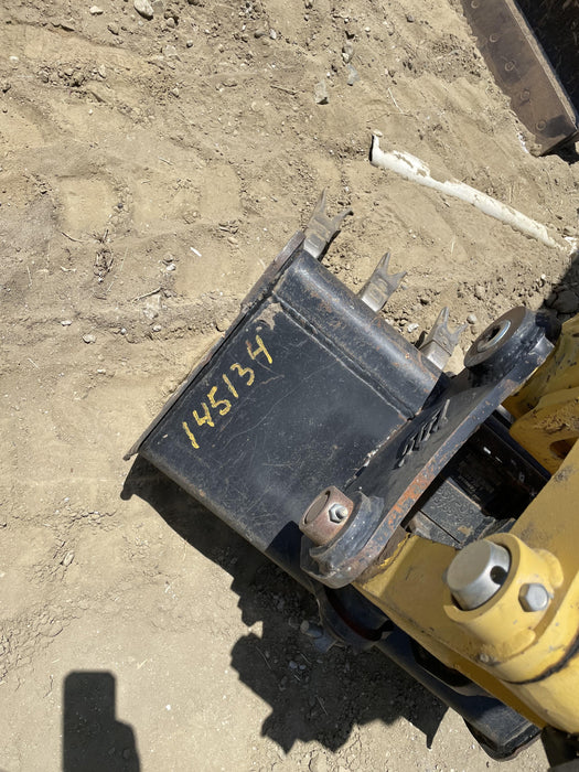 2021 DOOSAN 30" Bucket - Doosan