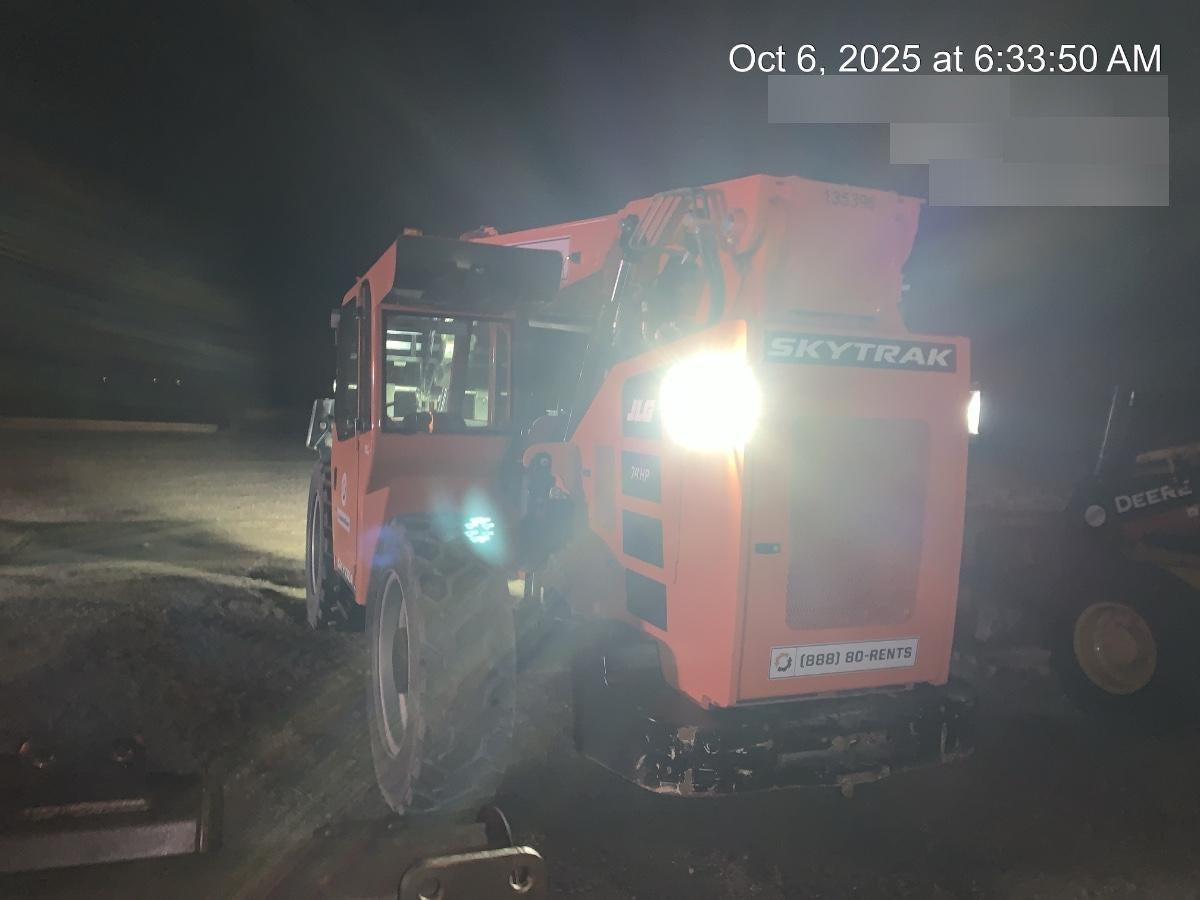 2021 JLG 12054