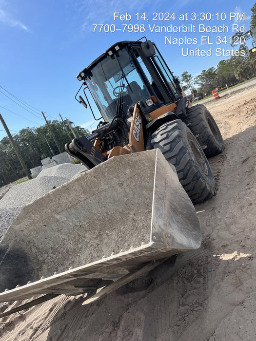 2018 Case 621G CLOSED CAB, 1 FUNCTION, JRB 416 STYLE HYD COUPLER