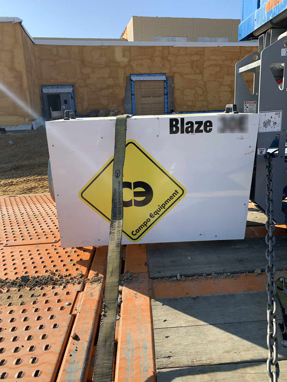 2021 CAMPO EB30E
