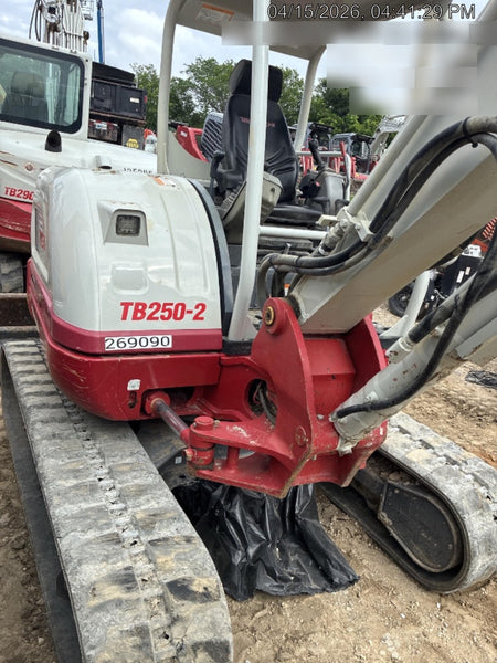 2022 TAKEUCHI TB250-2R