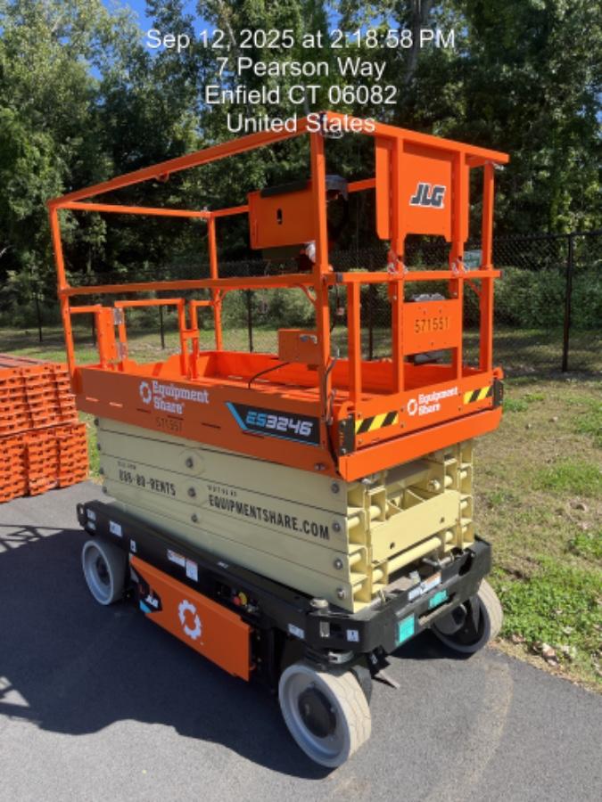 2025 JLG ES3246