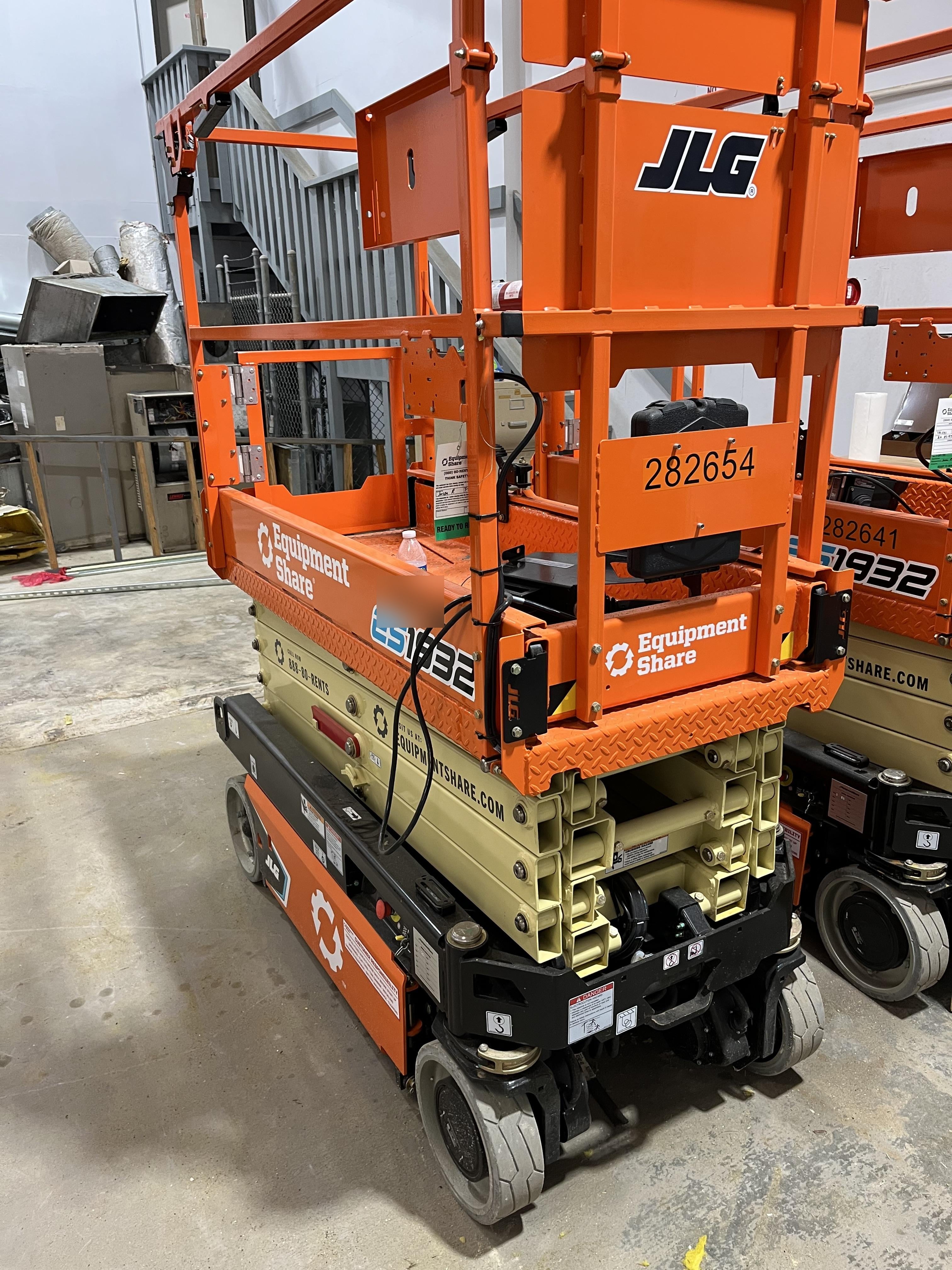 2022 JLG ES1932