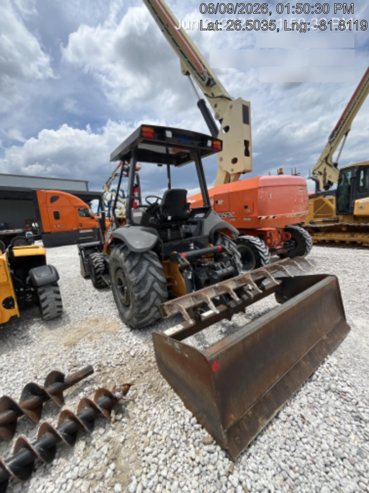 2022 CASE 570N EP