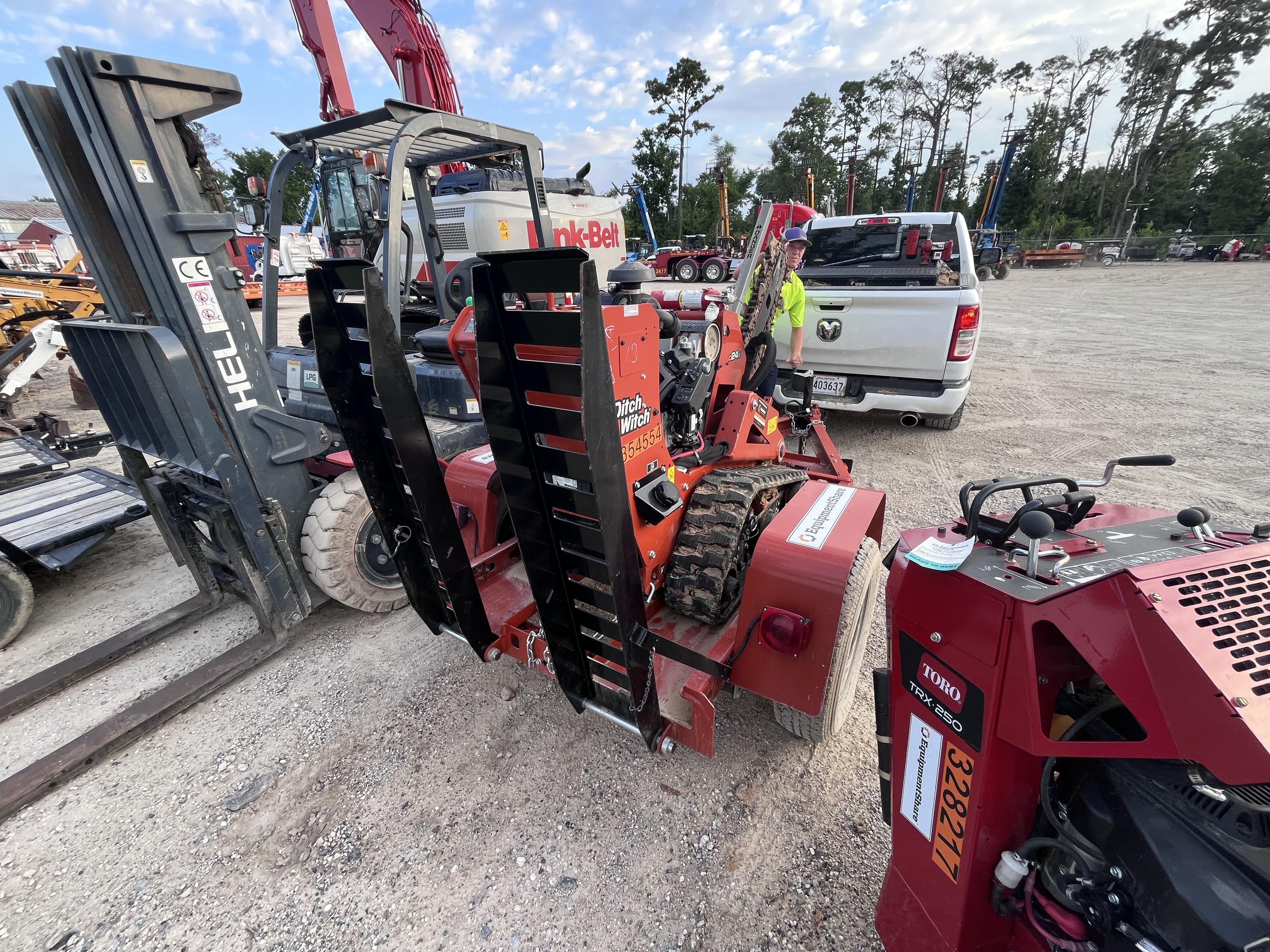 2023 DITCH WITCH S3C