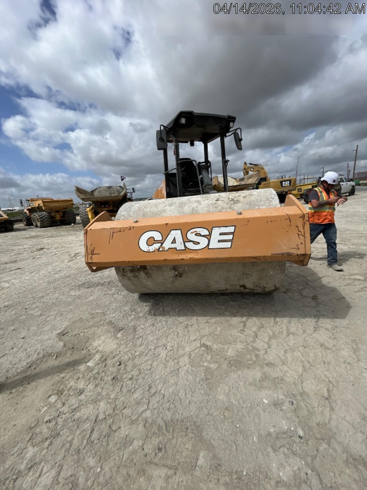 2023 CASE SV211E