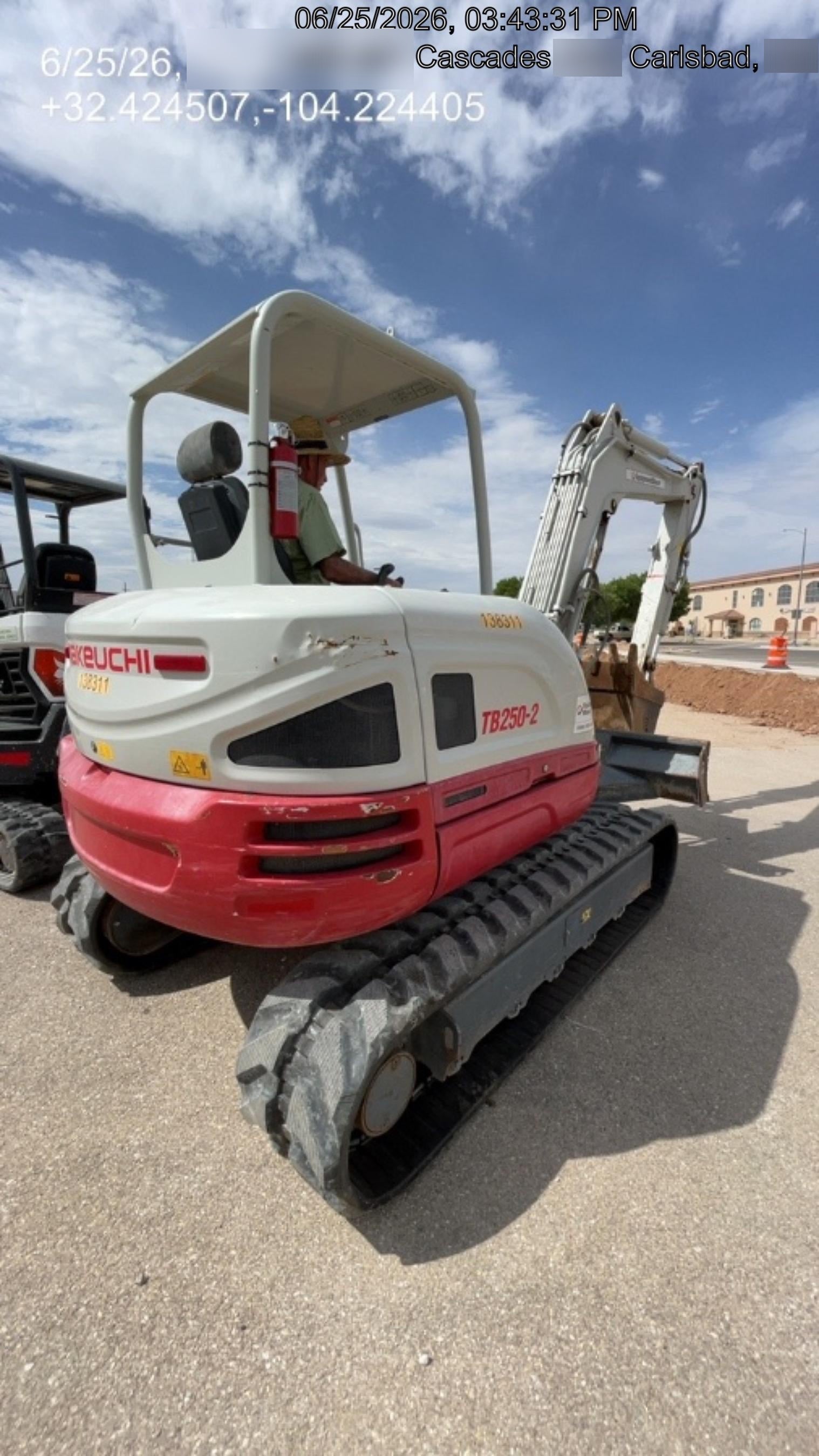 2021 TAKEUCHI TB250-2