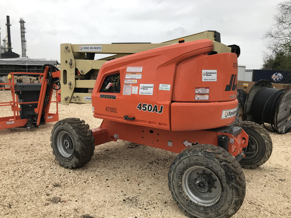 2019 JLG 450AJ