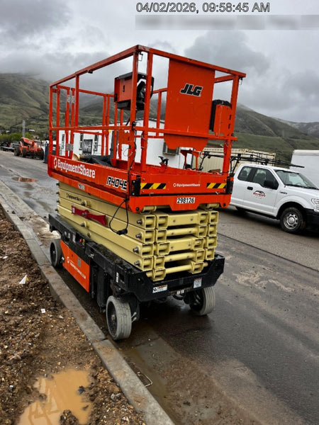 2023 JLG R4045
