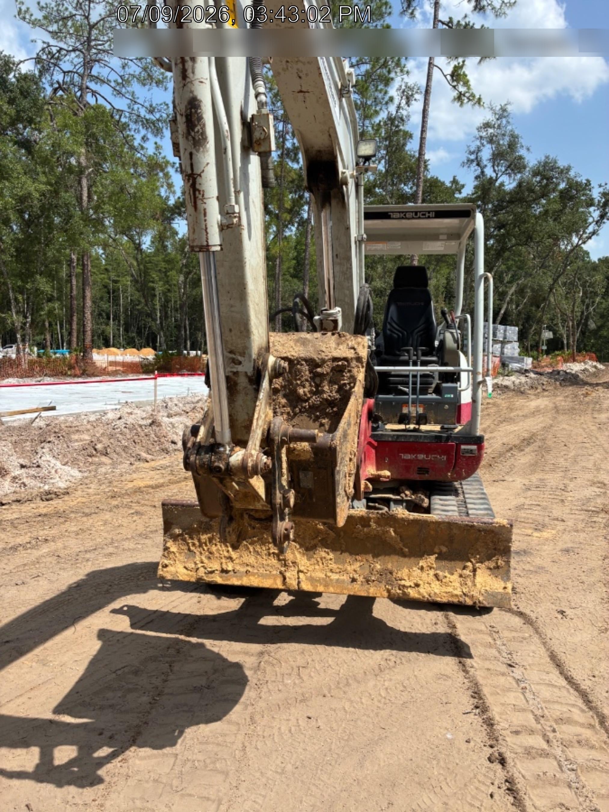 2023 TAKEUCHI TB250-2R