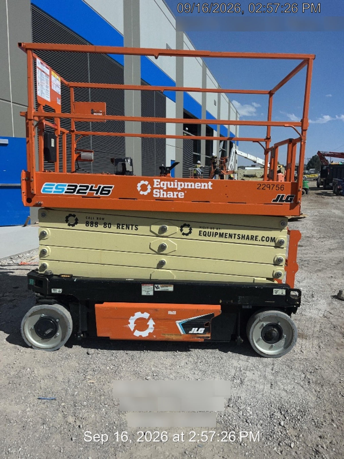 2022 JLG ES3246