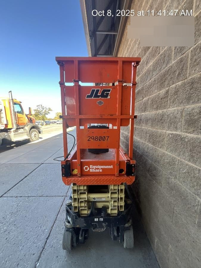 2023 JLG ES1932