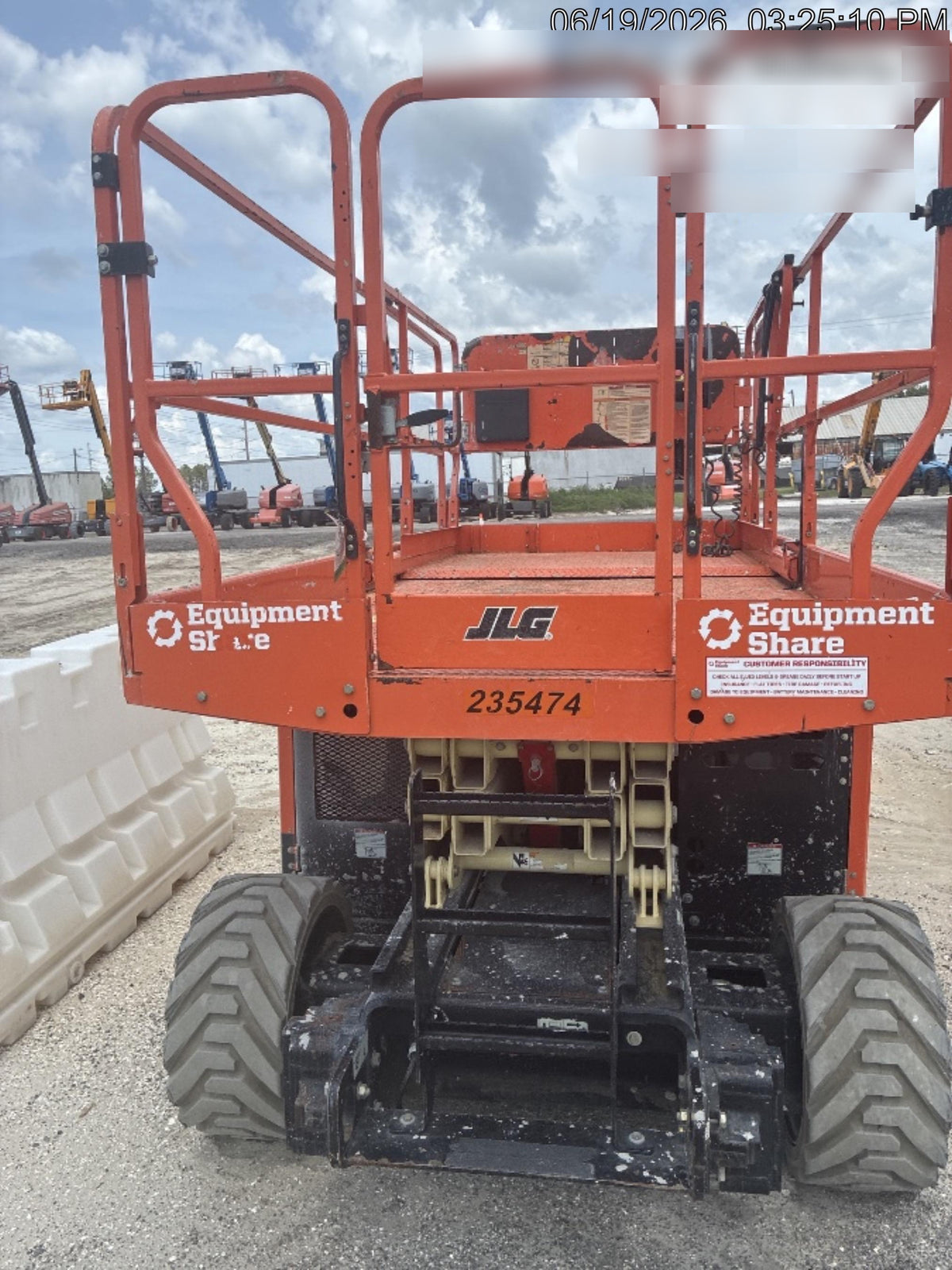 2022 JLG RT2669