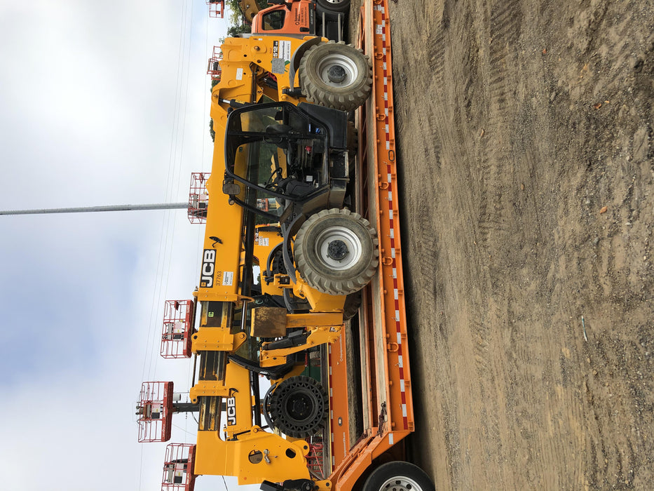 2019 JCB 512-56 Canopy, 109 HP, Solid Tires, STD Worklight, Beacon, Aux Hydraulics, Lifting Eye, Back up Alarm 66" Carriage/60" Forks