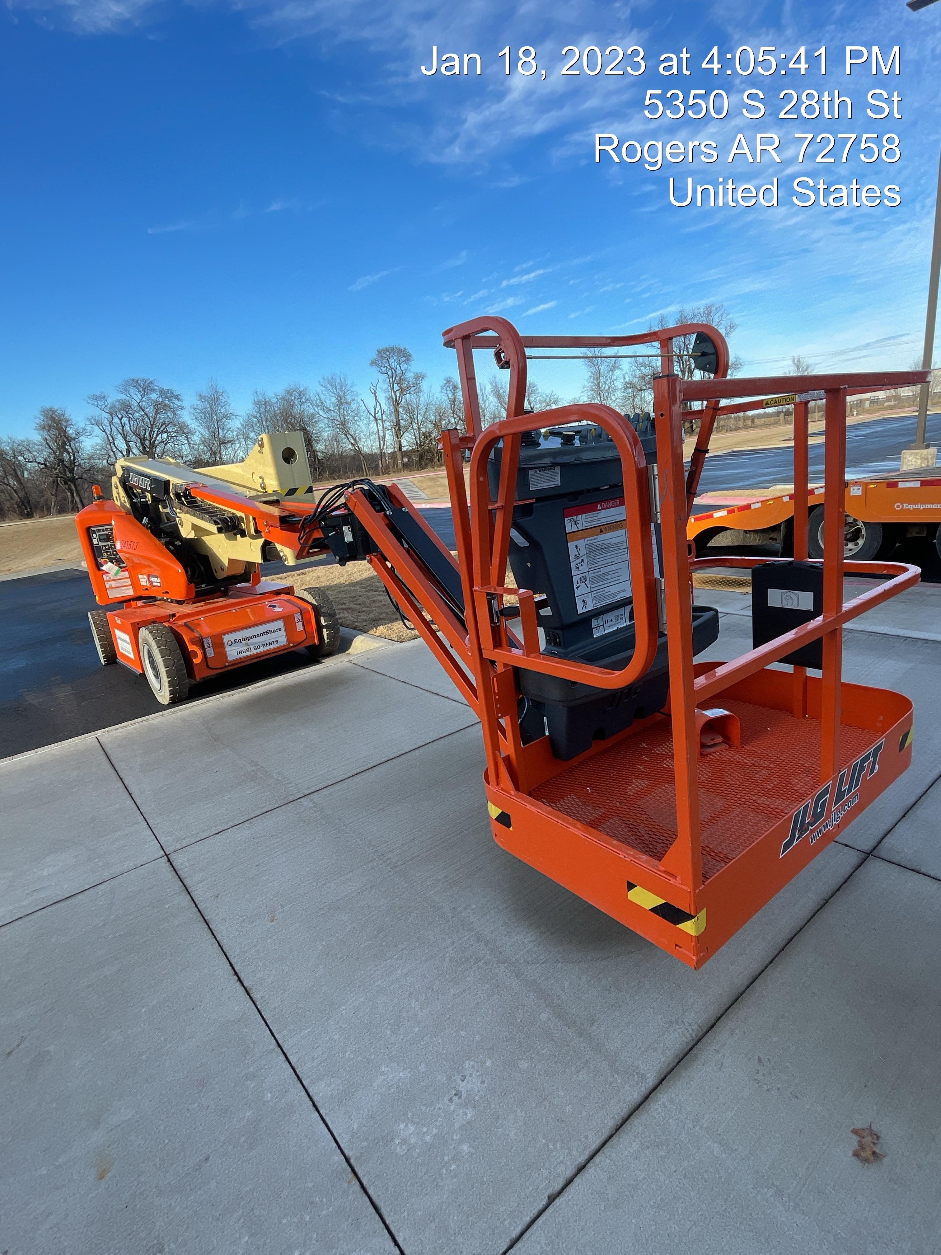 2022 JLG 860SJ