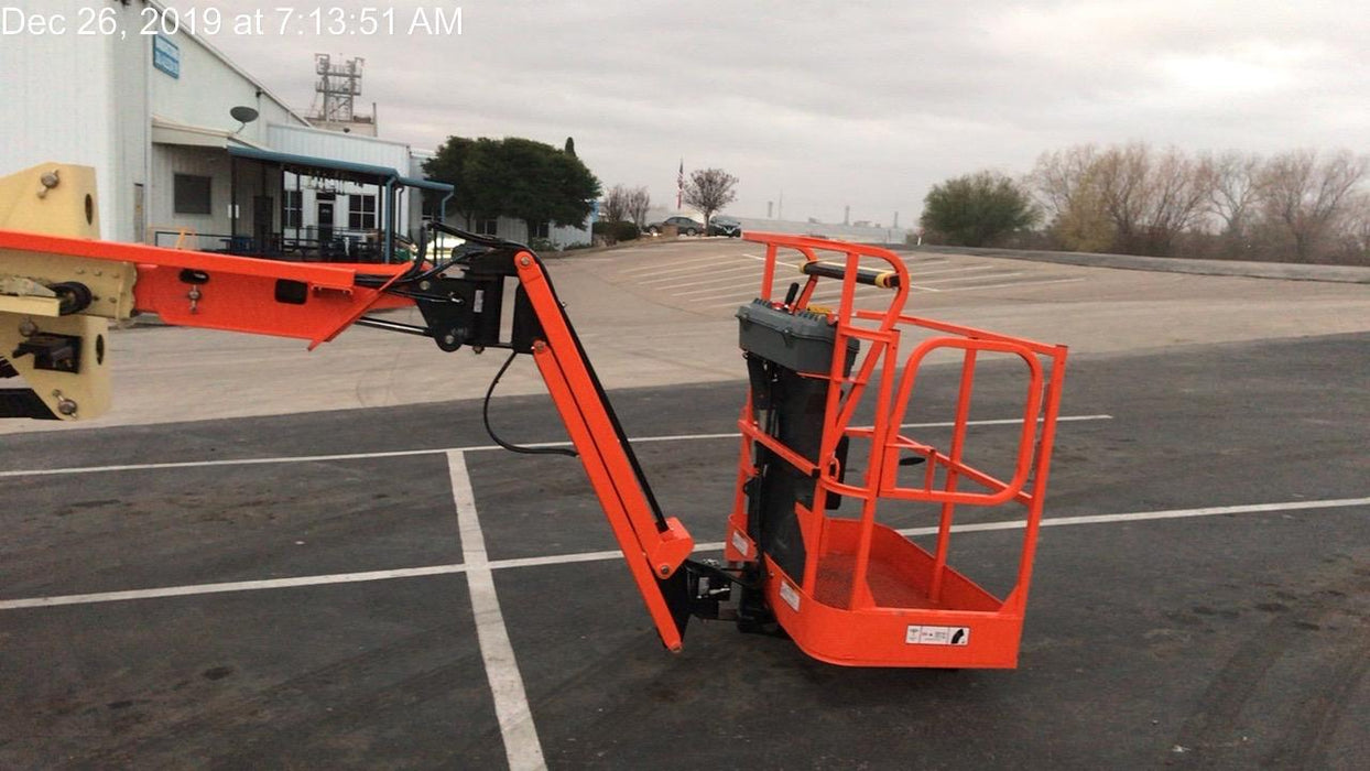 2019 JLG E400AJPN