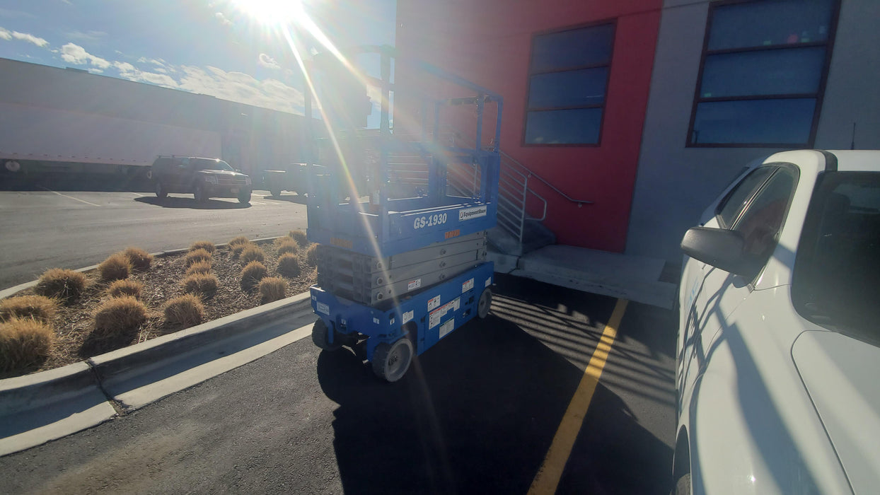 2020 Genie GS-1930 Solid Non Marking Tires, Beacon, Folding rails with half height swing gate, 800W Inverter