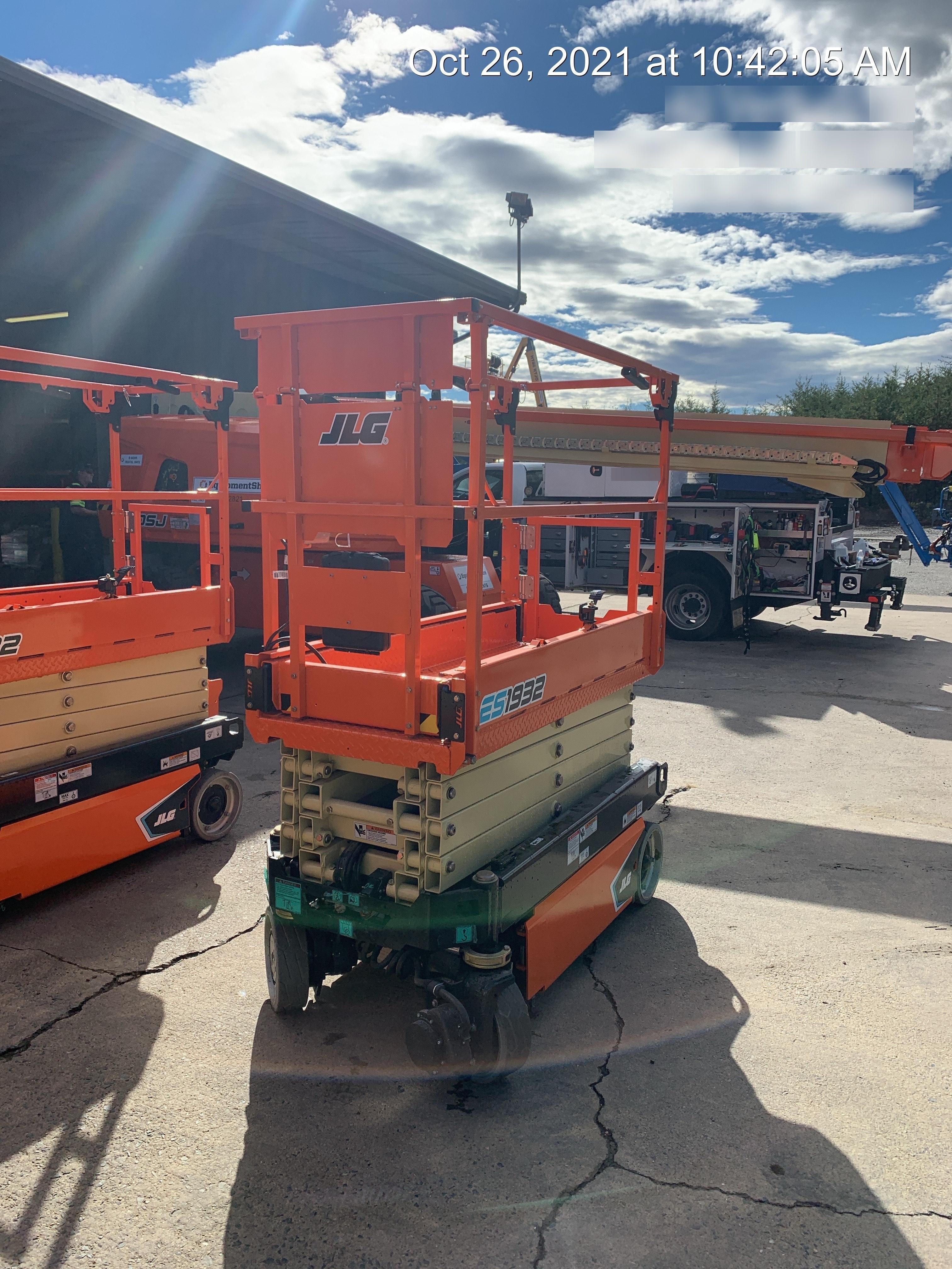 2021 JLG ES1932