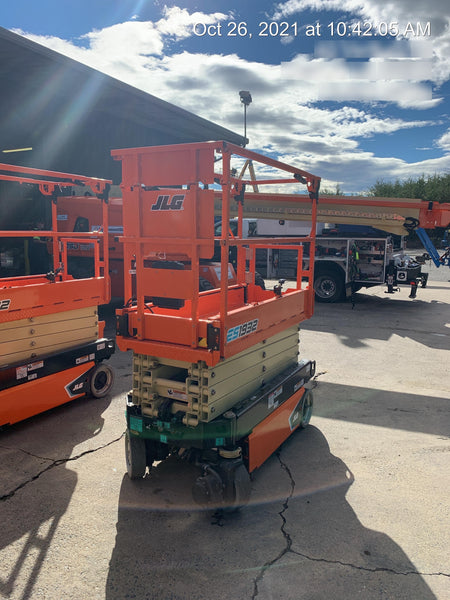 2021 JLG ES1932