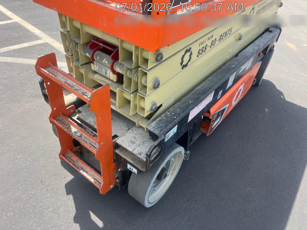 2022 JLG ES2632
