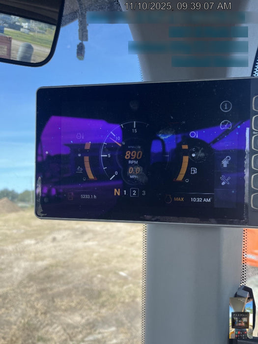 2017 Case 621G CLOSED CAB, JRB 416 STYLE HYD COUPLER