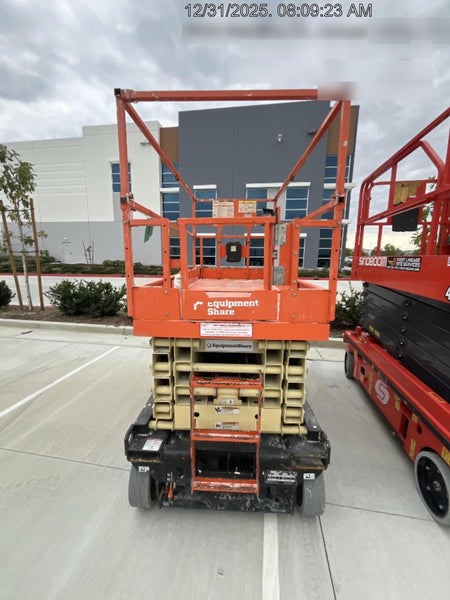 2022 JLG ES3246