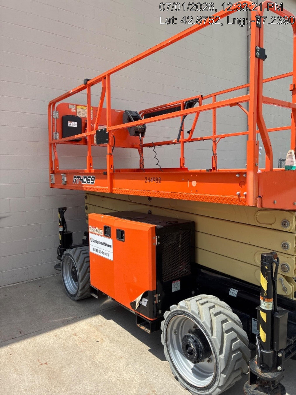 2022 JLG RT4069