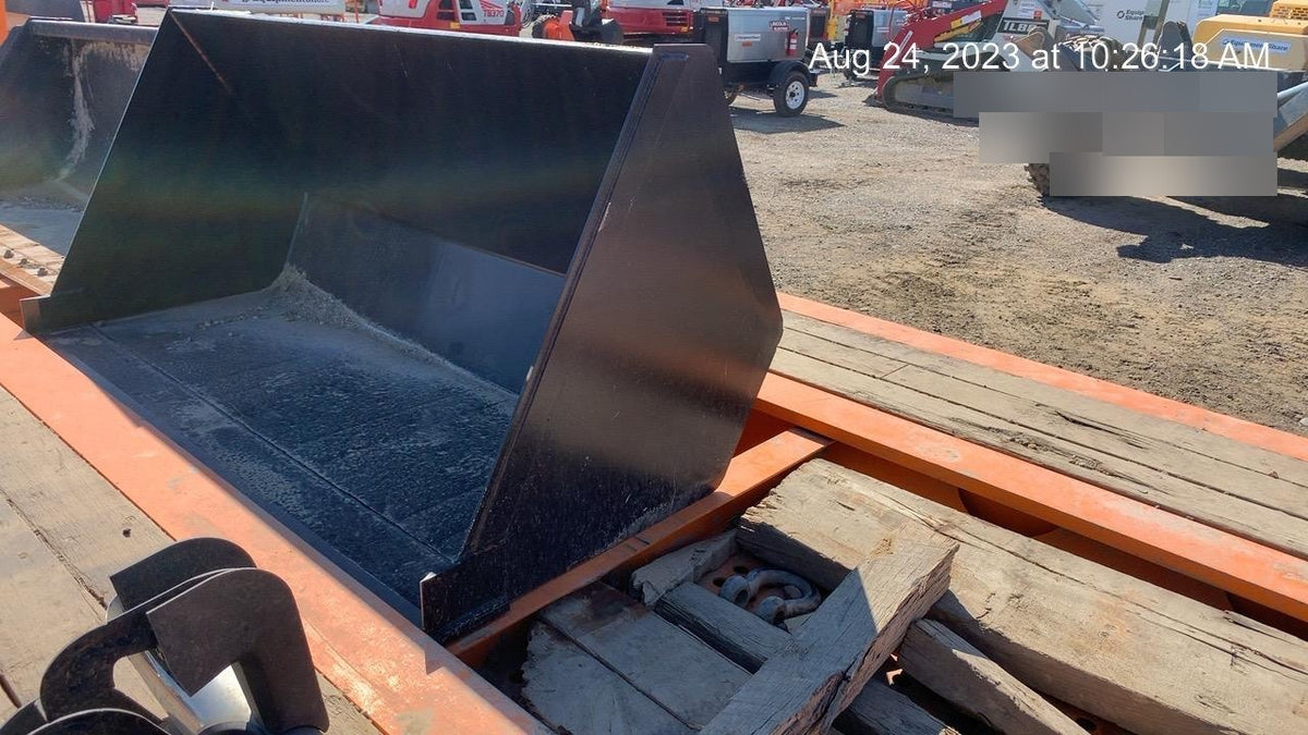 2023 JLG 1001100822